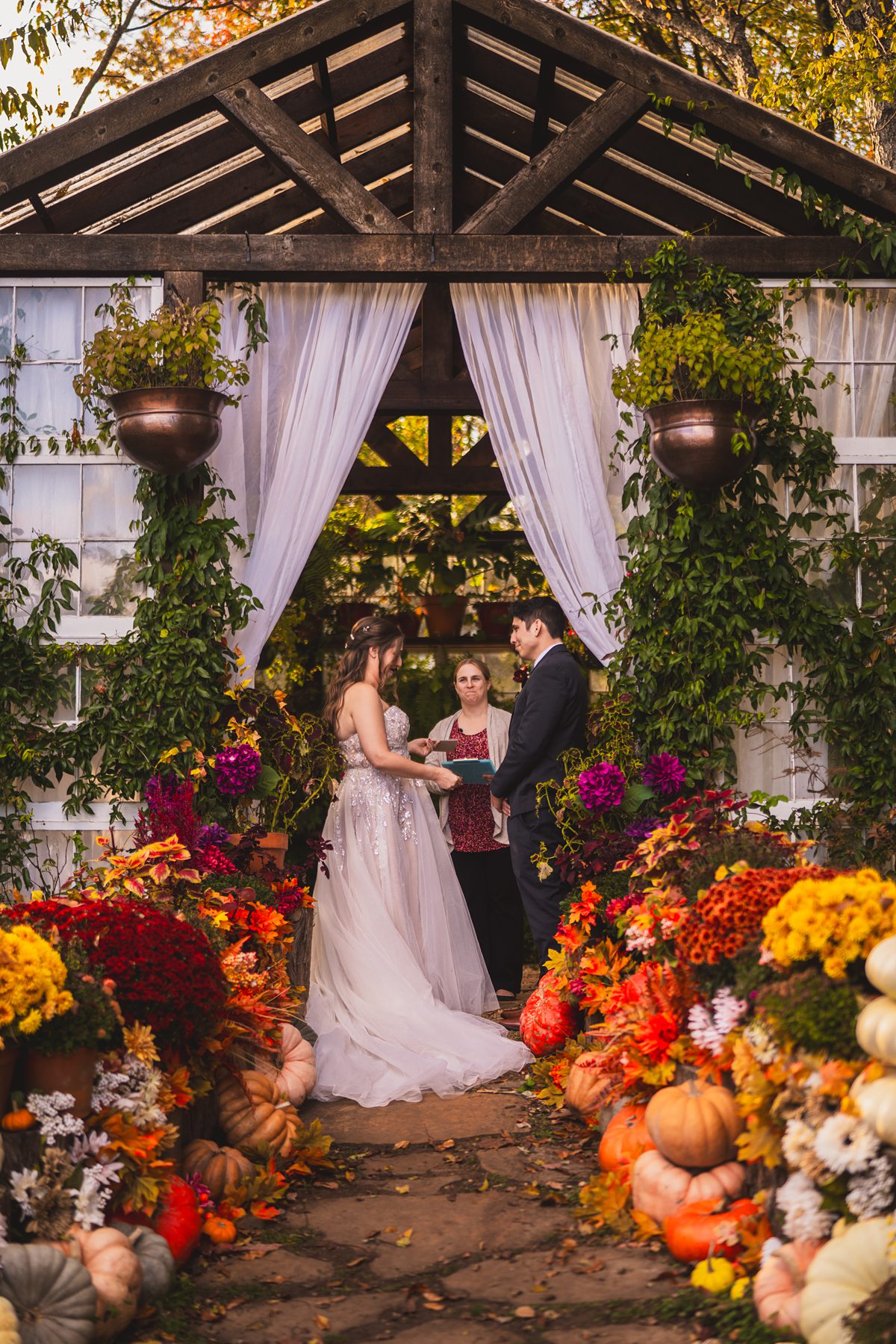 Virginia Wedding Venue | Tiny Wedding | Fall Wedding | Micro, Small Virginia Wedding Venue | Tiny Wedding | Fall Wedding | Micro, Small